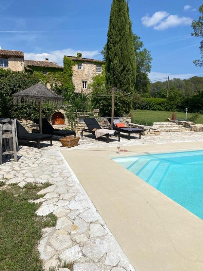 Domaine Le Petit Hameau Aparthotel Cotignac Exterior photo